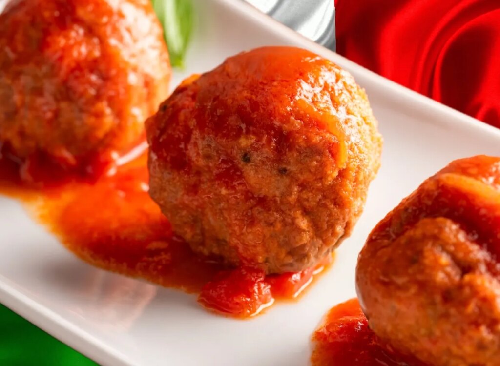 7 Chain Eating places The place the Meatballs are In truth Hand-Rolled In-Space davidrockdesign italy 1460295 1920.jpg