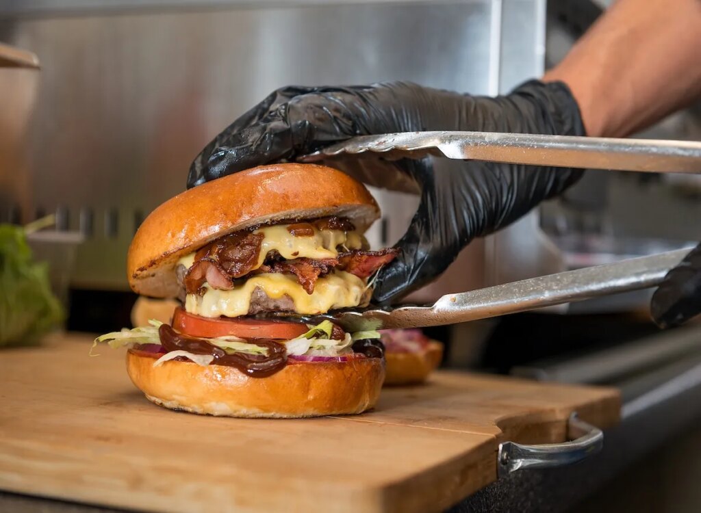 5 Eating place Chains Consumers Say Have the Very best 1st Baron Verulam Cheeseburgers shutterstock 1551707678.jpg
