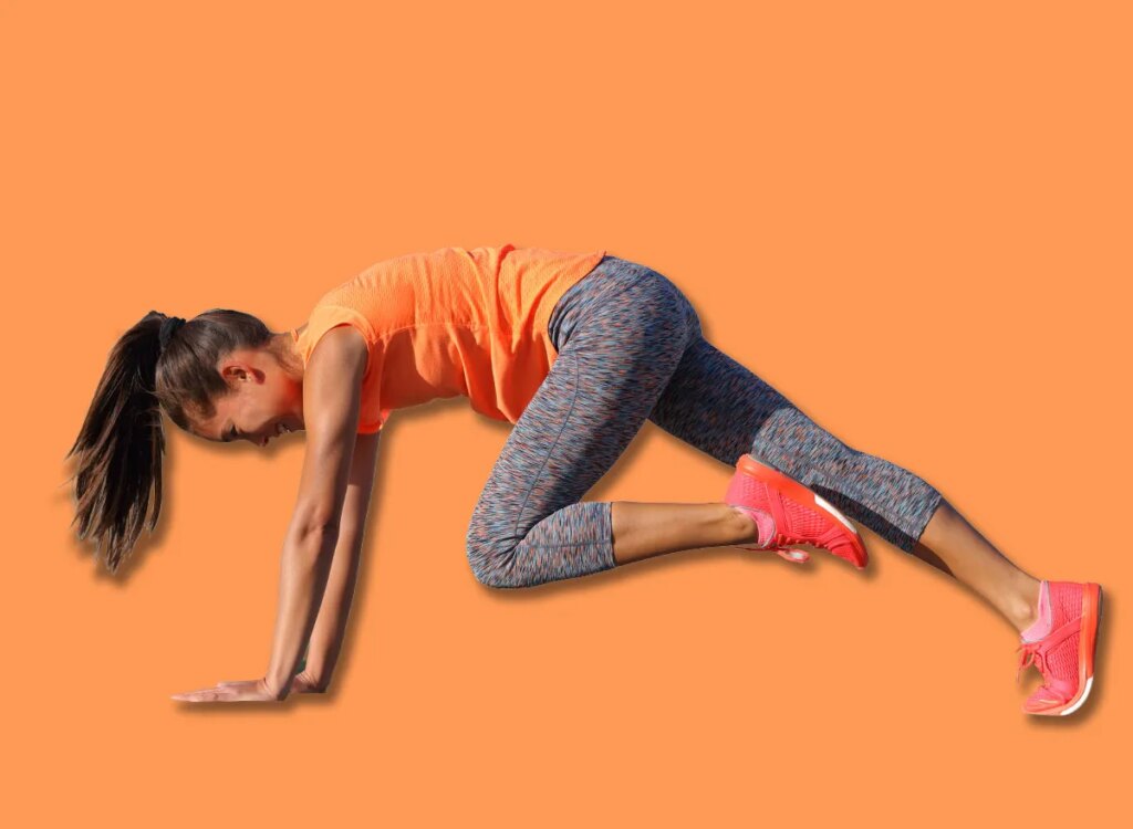 woman mountain climbers exercise 789556219.jpg