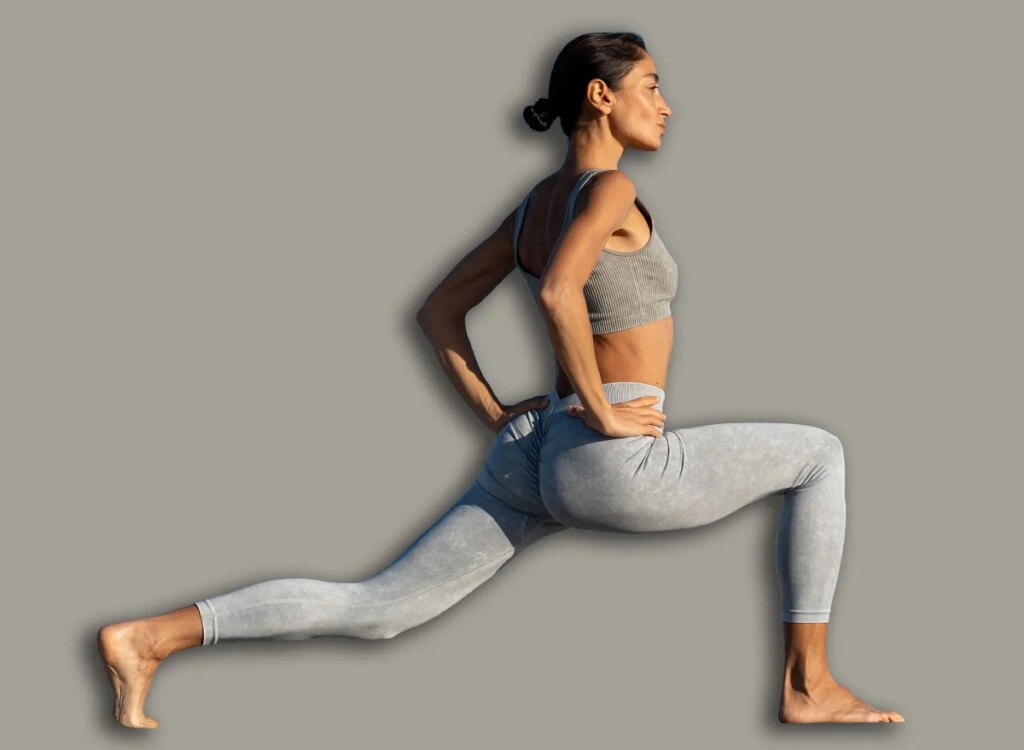 woman reverse lunges exercise 2612648871.jpg
