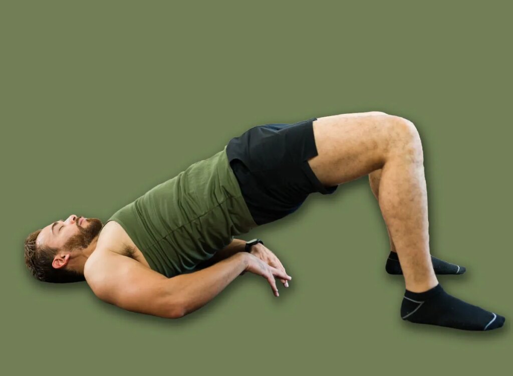 7 Morning Workouts Males Over 60 Want To Repair Leg Muscle fit man glute bridges exercise 2526290313.jpg